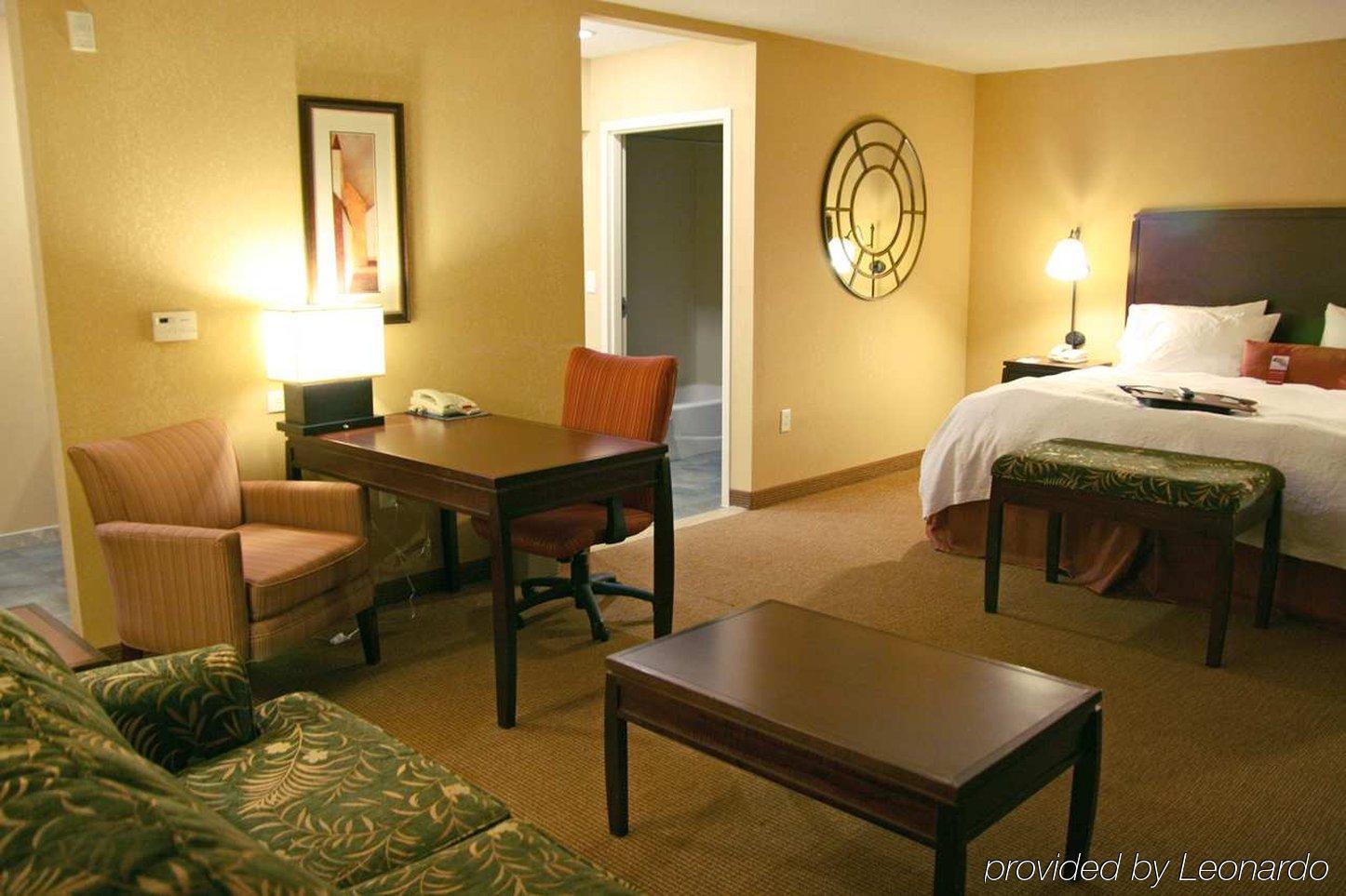 ホテル ハンプトン イン&スイーツ サン アントニオ エアポート サンアントニオ 部屋 写真